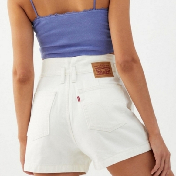 Levi's White high rise Pleated denim mom Shorts clean sweep 29 - Picture 2 of 9